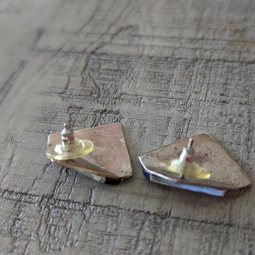 Vintage Native American Mother of Pearl and Lapis Earrings - Picture 9 of 10